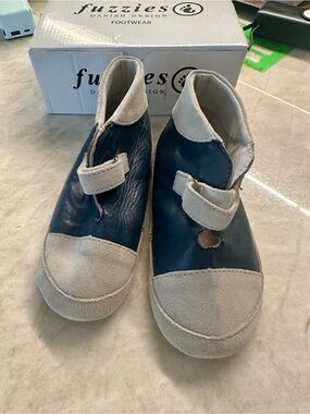 Fuzzies Danish Design Navy and Beige Kids Walker Shoes Size 30 (US 12). NWT
